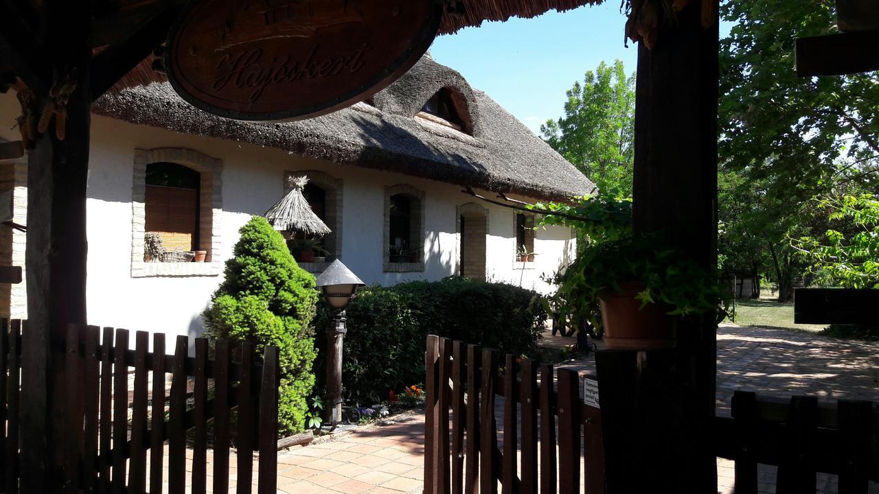 Hajoskert Vendeghaz Hotel Gönyů Exterior foto