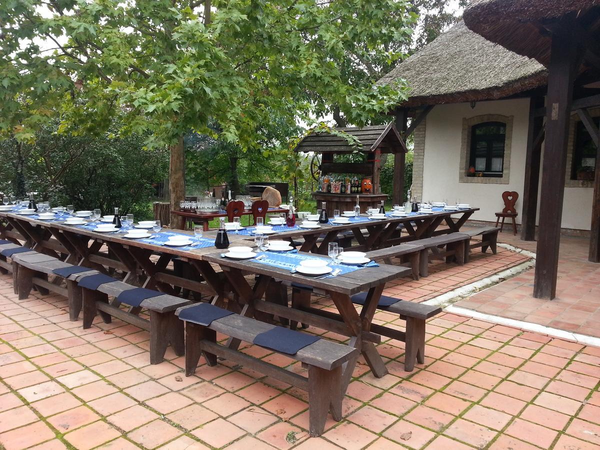 Hajoskert Vendeghaz Hotel Gönyů Exterior foto